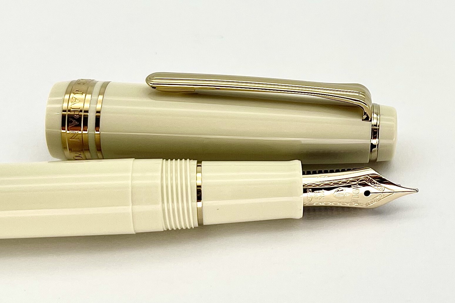 SailorProgearSlimMiniIvoryGTFountainPen_I